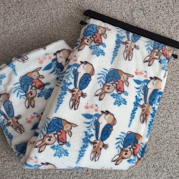 Beatrix Potter Peter Rabbit Oversized Plush 🐇 Peter Rabbit Throw Blanket - Picture 2 of 8